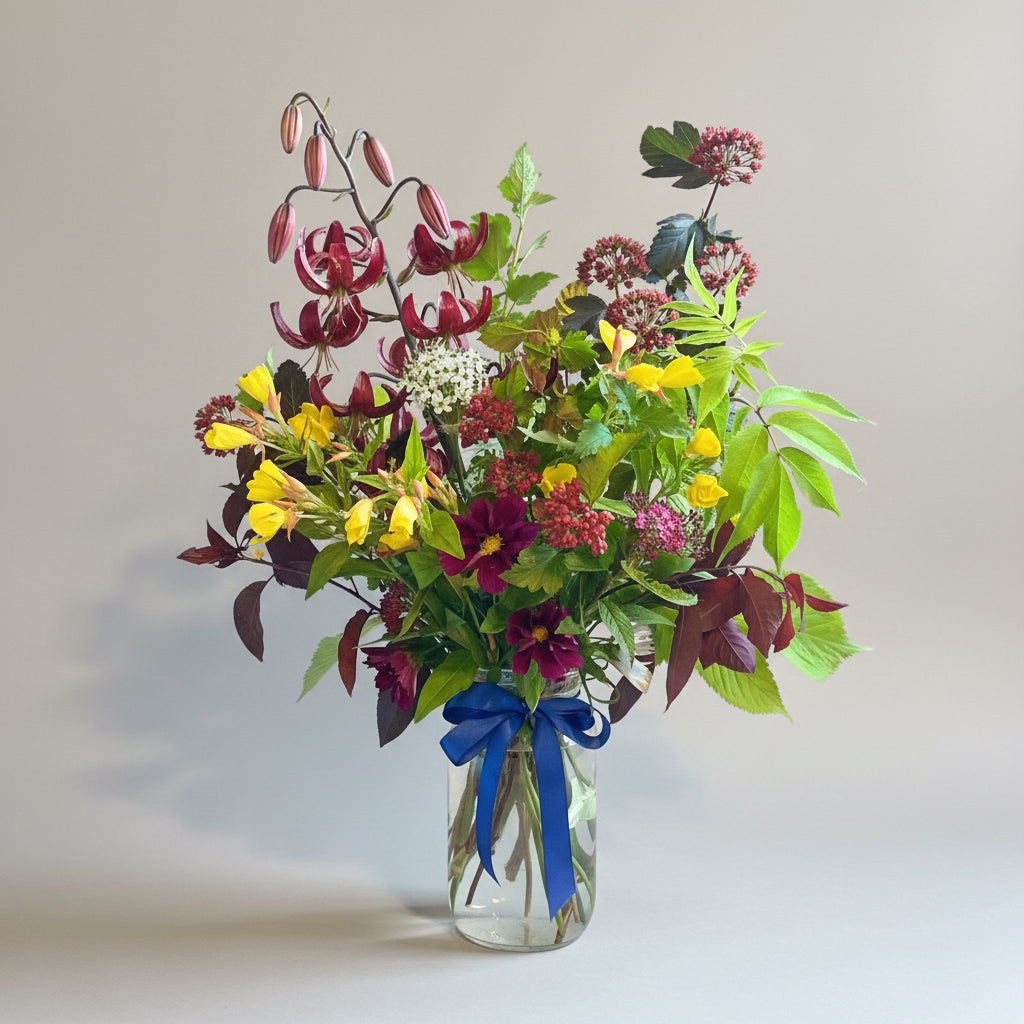 'The Weekly Bunch' - Hand-Tied Seasonal Bouquet (no vase)